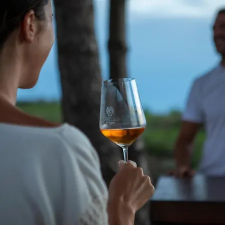 Tenuta Di Castellaro Winery & אתר נופש ליפארי