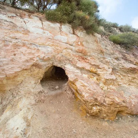 Tenuta Di Castellaro Winery & * ליפארי