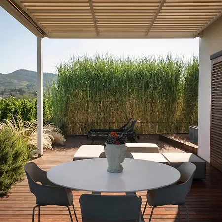 אתר נופש Tenuta Di Castellaro Winery & ליפארי